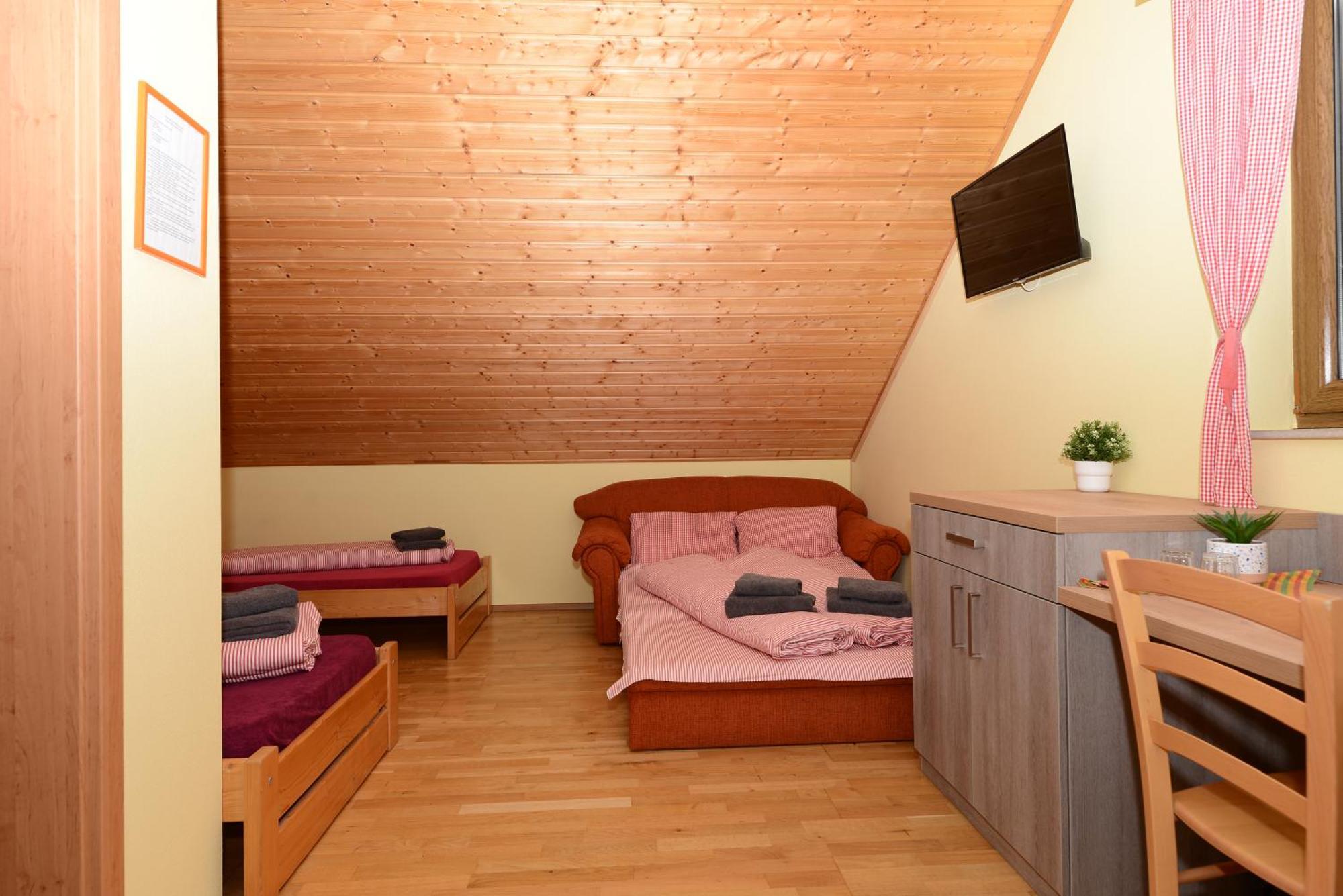 Podvesky Mlyn Hotel Tlumacov Exterior foto